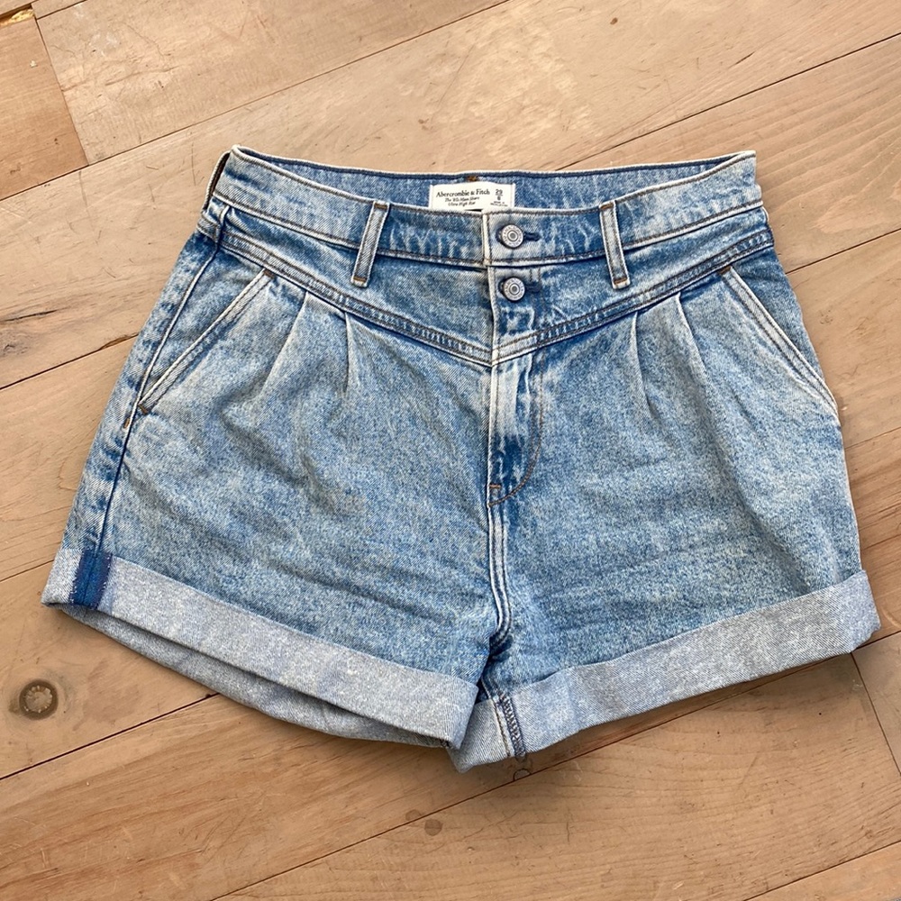 Abercrombie & Fitch The 80’s mom short